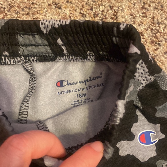 Champion 18 month 2 piece set - Picture 6 of 9